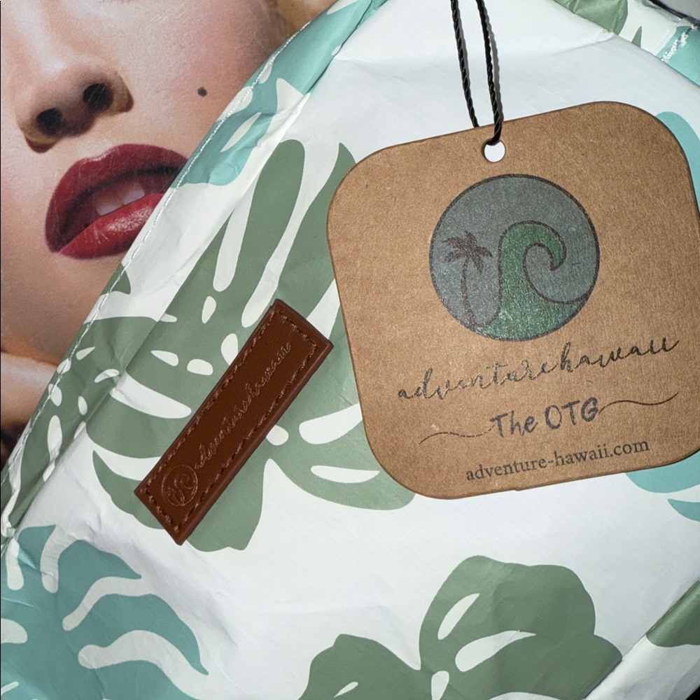 ♥️ 🌺 • 🌳 Adventure Hawaii x Waterproof Vibes 🌳 •♥️ 🌼